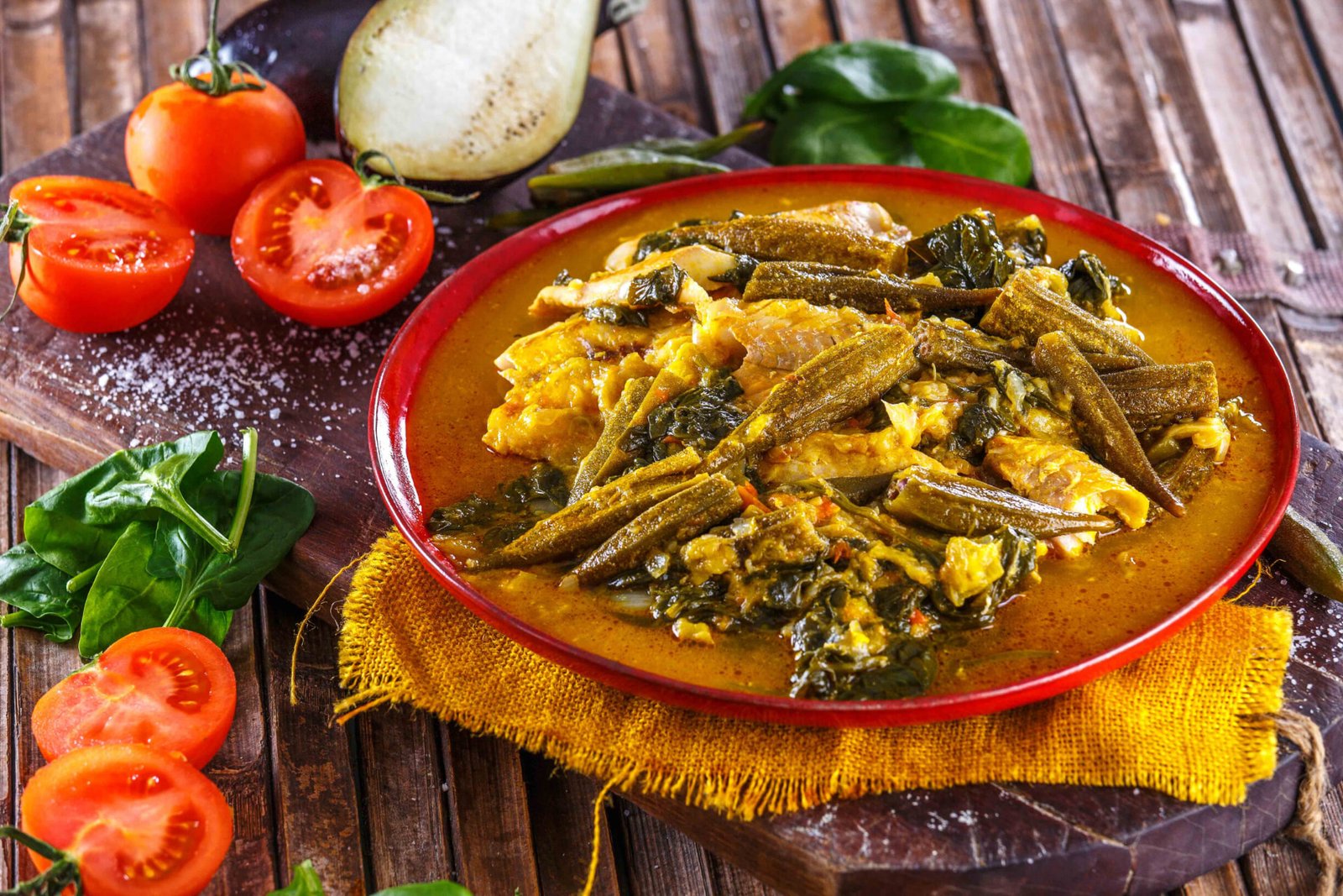 Frango com quiabos
